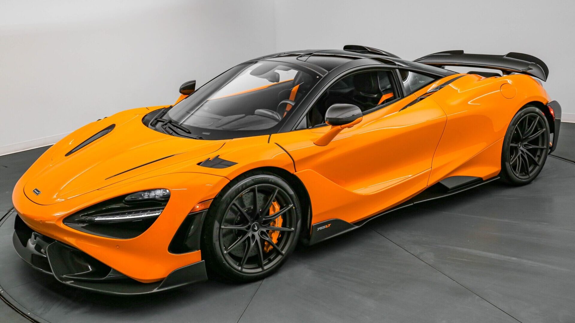 McLaren 765LT – Orange