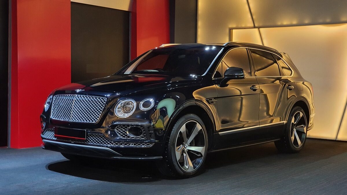 Bentley Benteyga – Black